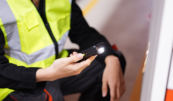 加油站智慧运维：防爆 PDA 让油品进销存管理安全高效